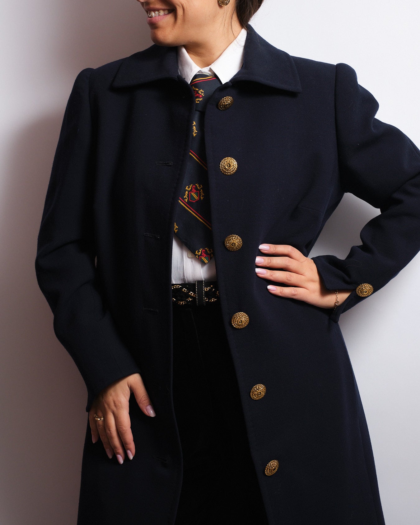 RESERVÉ•Manteau en laine bleu nuit – Boutons dorés artisanaux – Italie, années 70