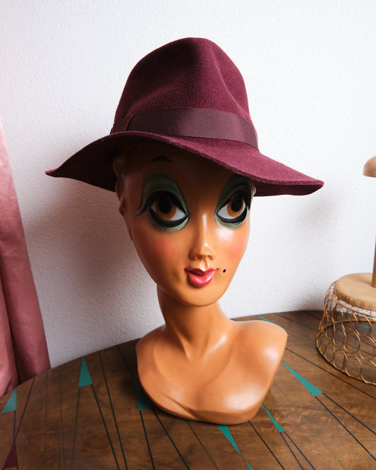 Chapeau vintage bordeaux à larges bords