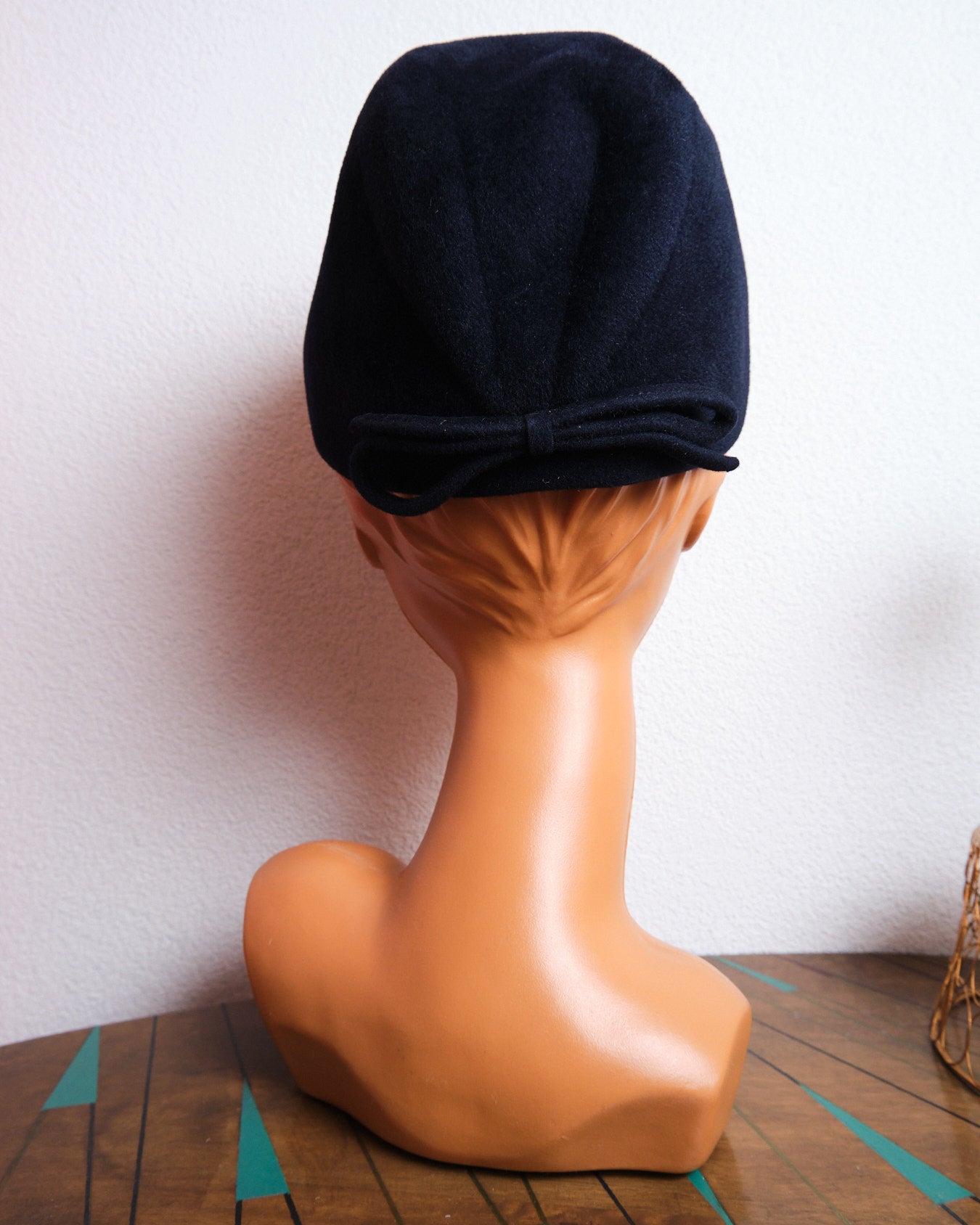 Bibi vintage bleu marine en laine feutrée