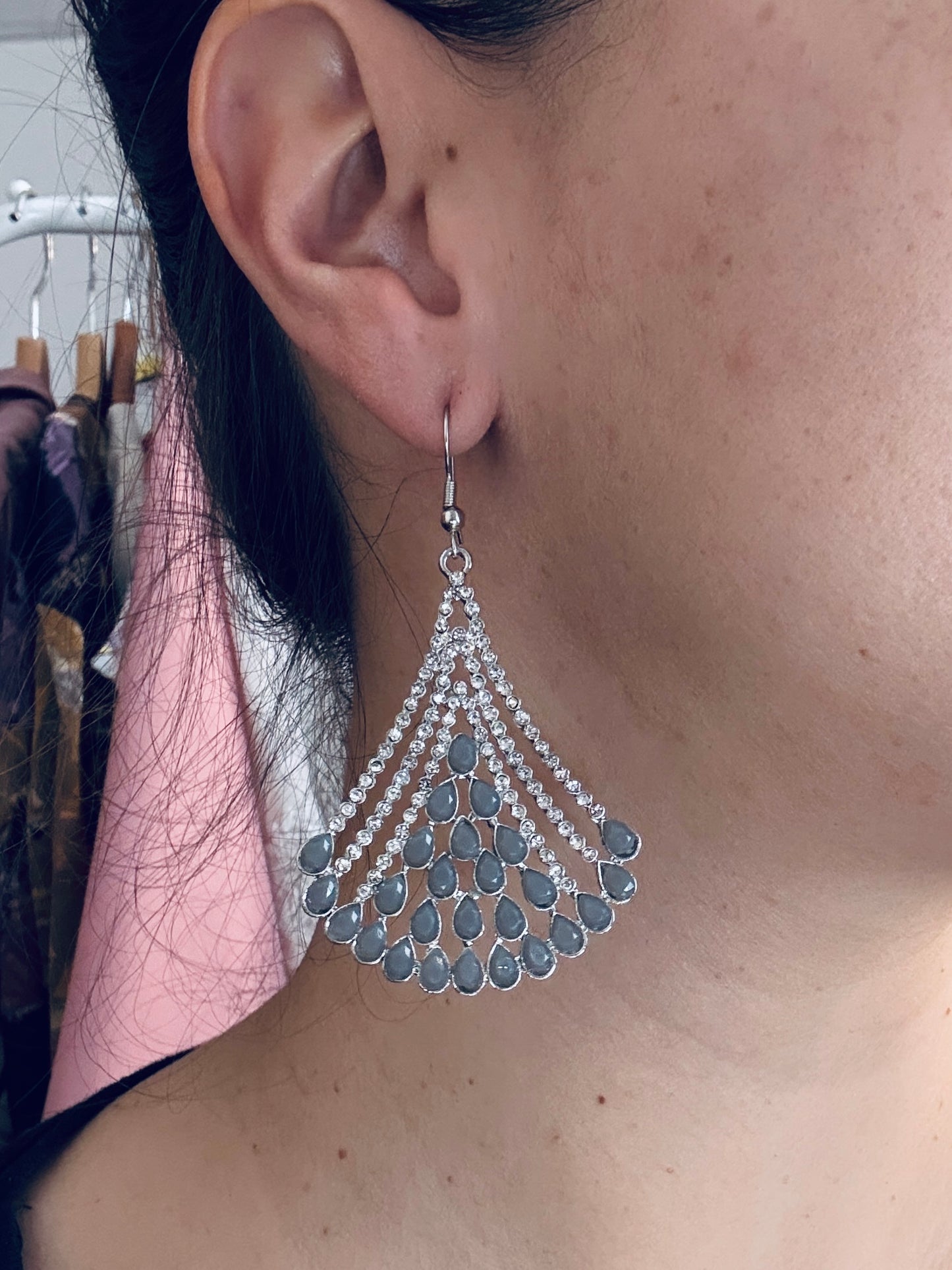 Boucles d’oreilles pendantes à pampilles – éclat & mouvement