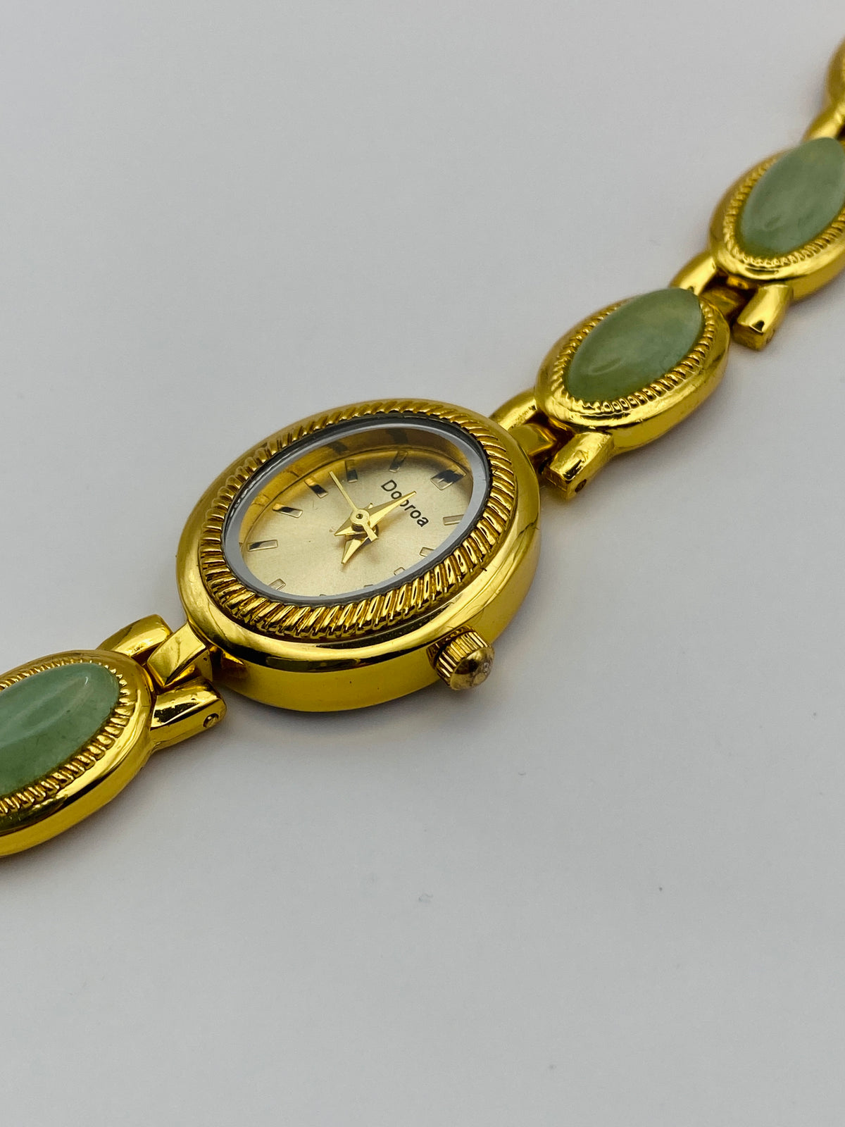 Montre-bijou Dobroa – cabochons verts