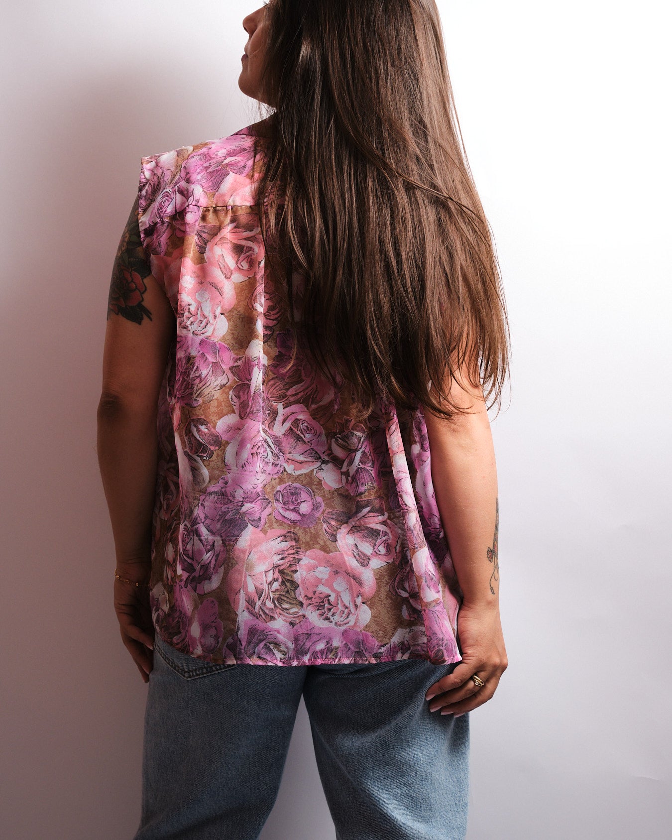 Chemisier vintage fait main — roses poudrées & transparence légère