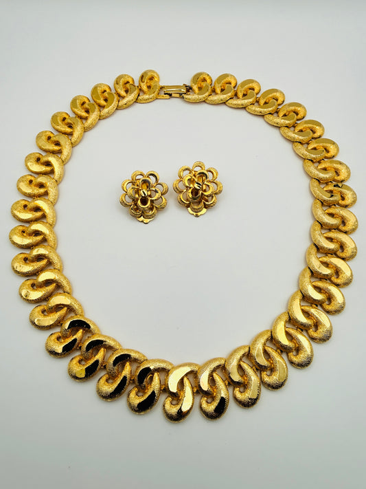 Parure vintage collier et clips dorés texturés