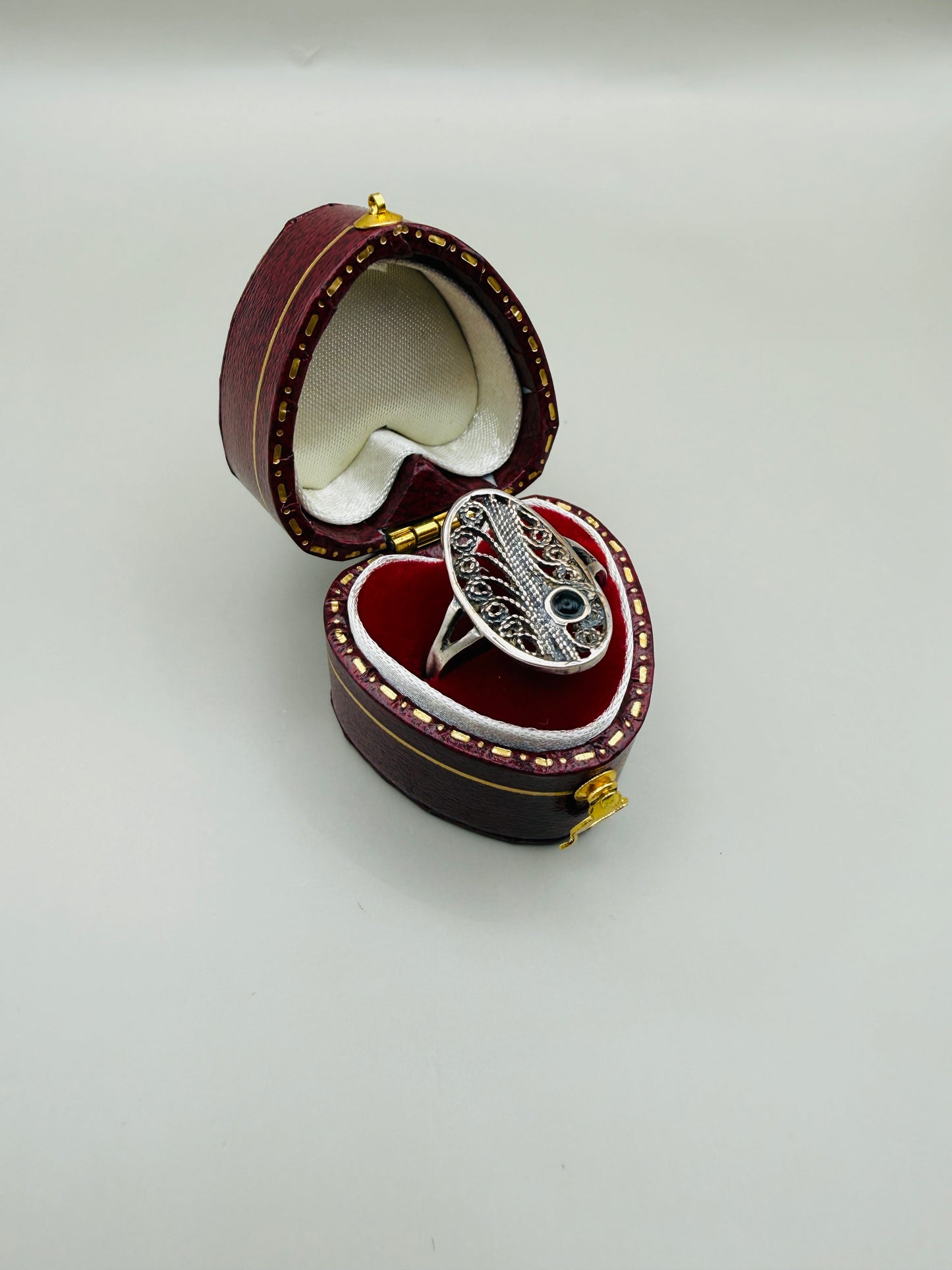Bague vintage ajourée en argent 925 & pierre noire – esprit Art déco