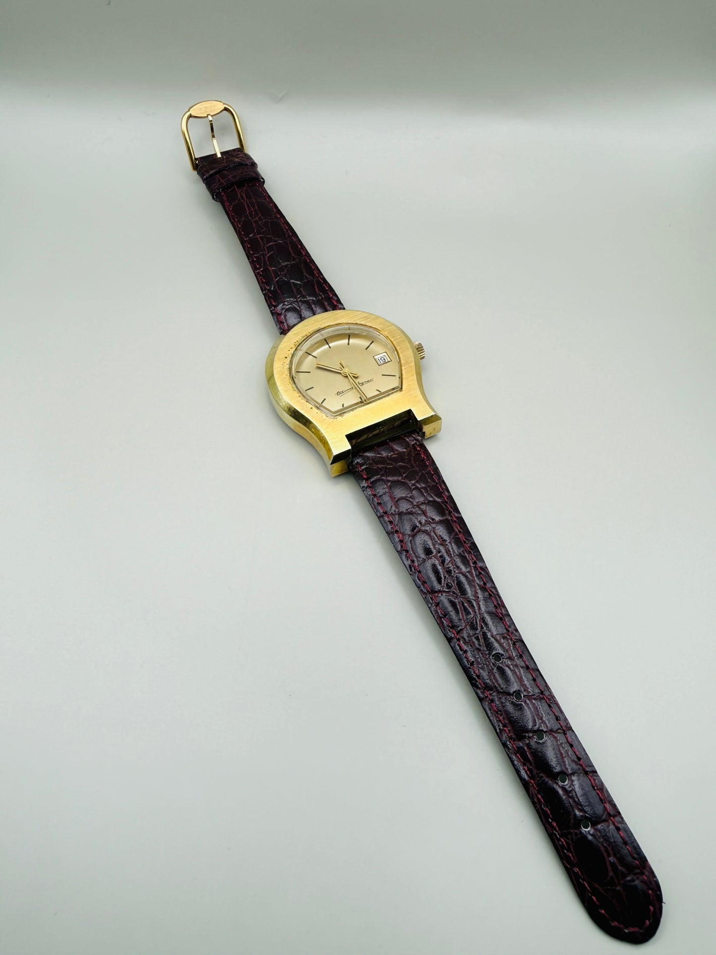 Montre vintage Étienne Aigner – automatique & design sculptural