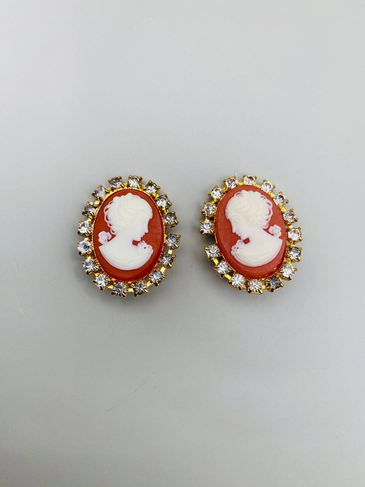 Vintage Italian cameo clip-on earrings – Le De Gaspar