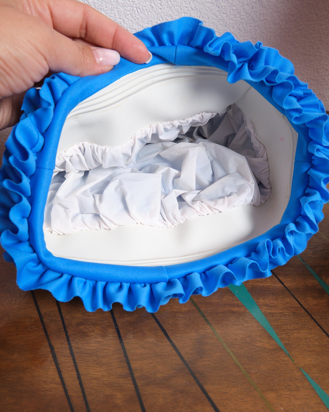 Bonnet de bain vintage bleu électrique à volants