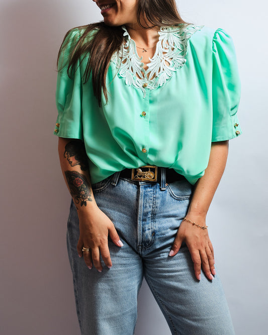 Chemisier vintage made in France — vert d’eau pâle et détails couture