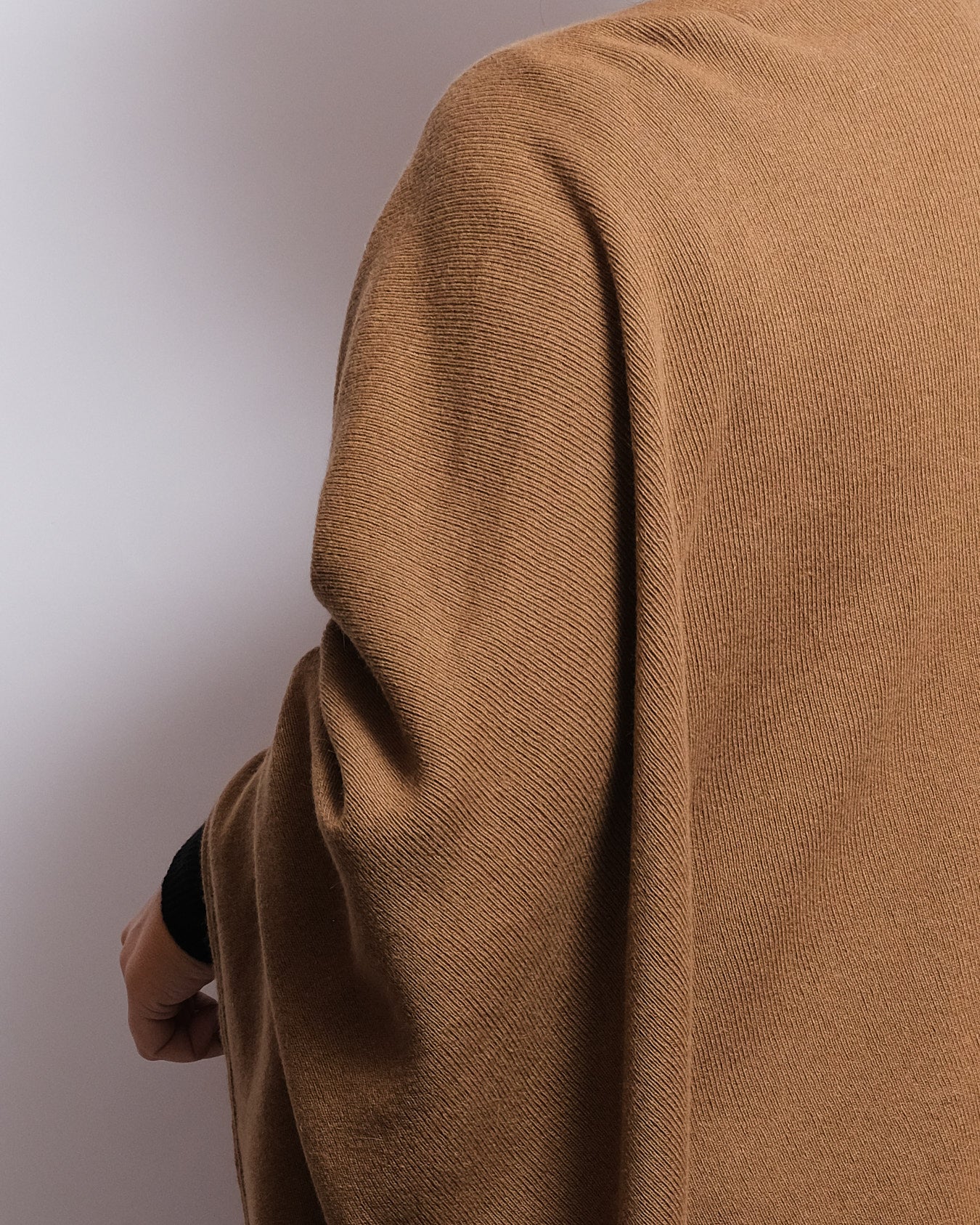 Poncho en laine couleur camel — Coupe ample & drapée