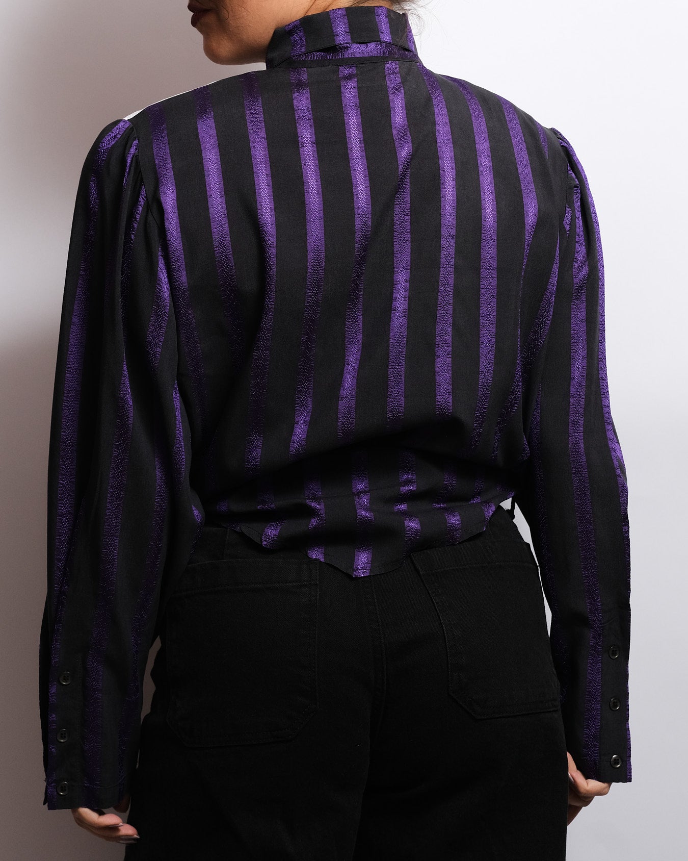 Chemisier Vintage Années 80 – Rayures Violet & Noir, Col Brodé