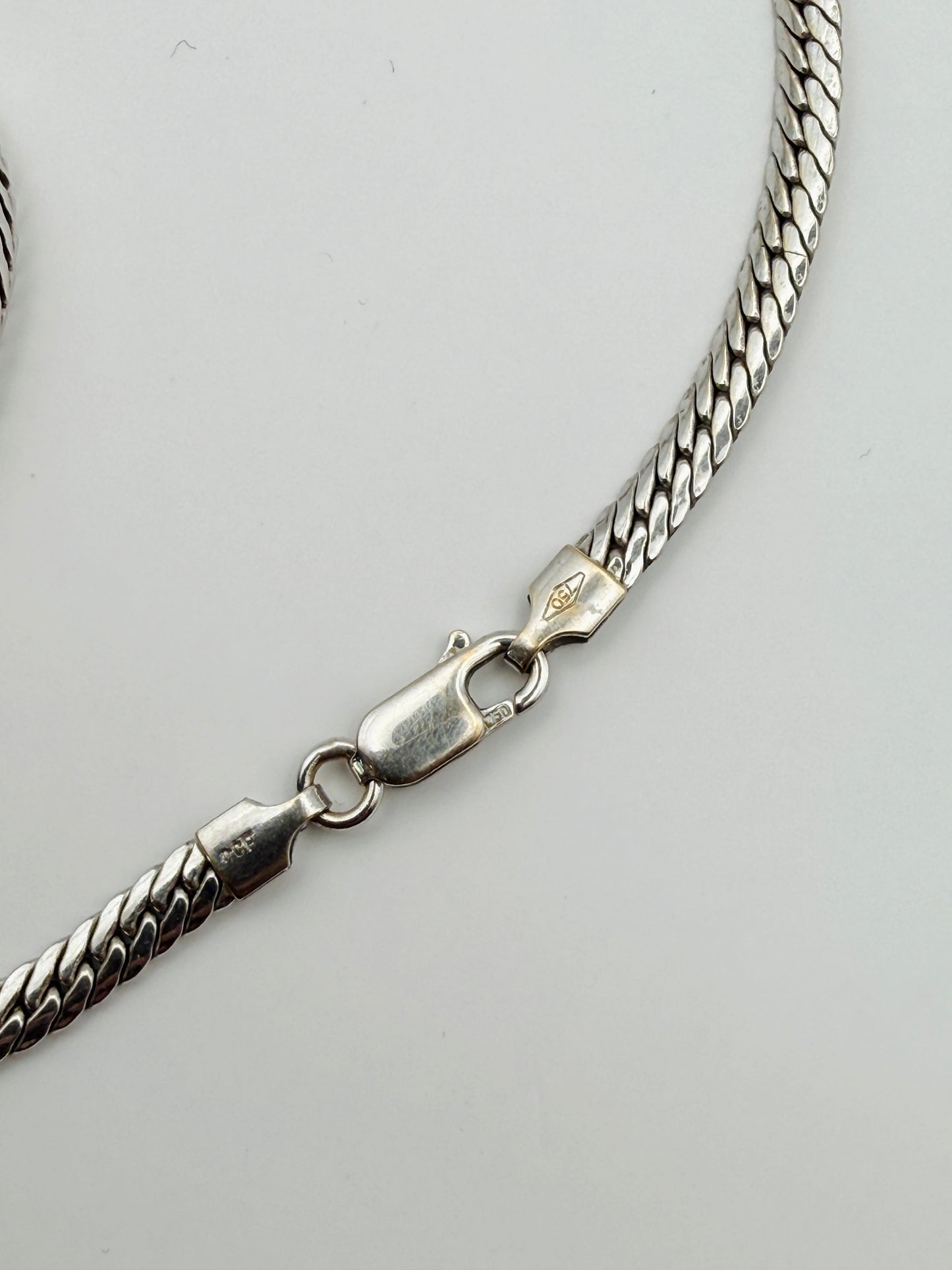 Collier gourmette texturée en or blanc 750 18k