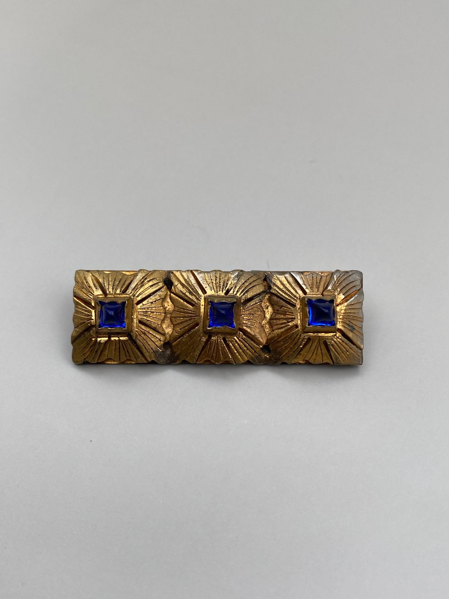 Broche en métal cuivre