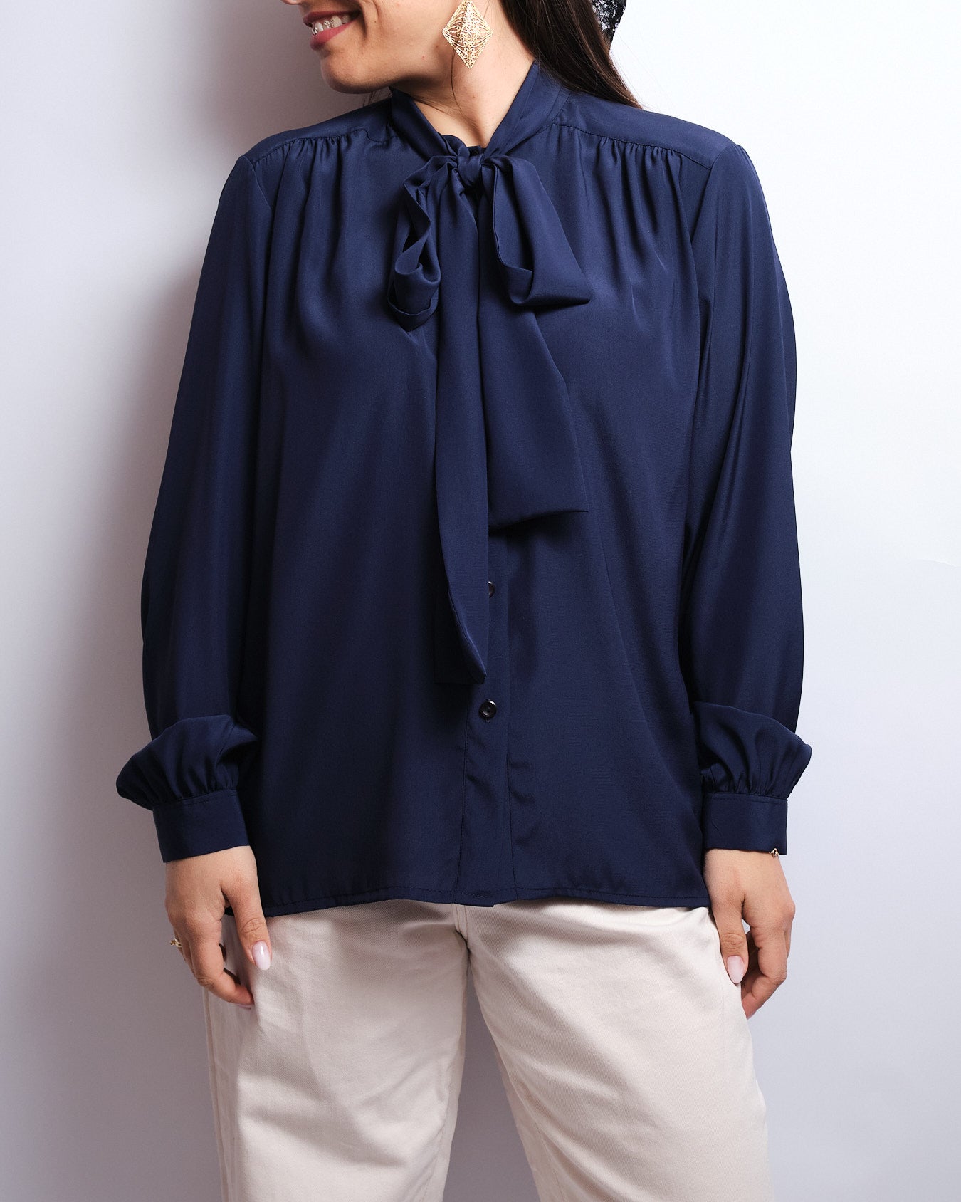 Chemisier vintage bleu marine à lavallière – années 90