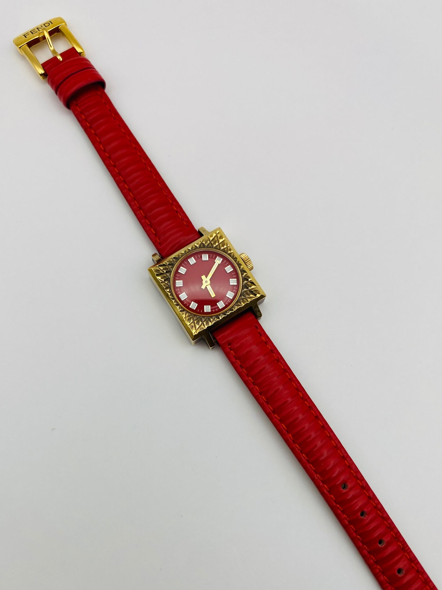 Montre vintage mécanique – New Old Stock – Bracelet Fendi en cuir neuf