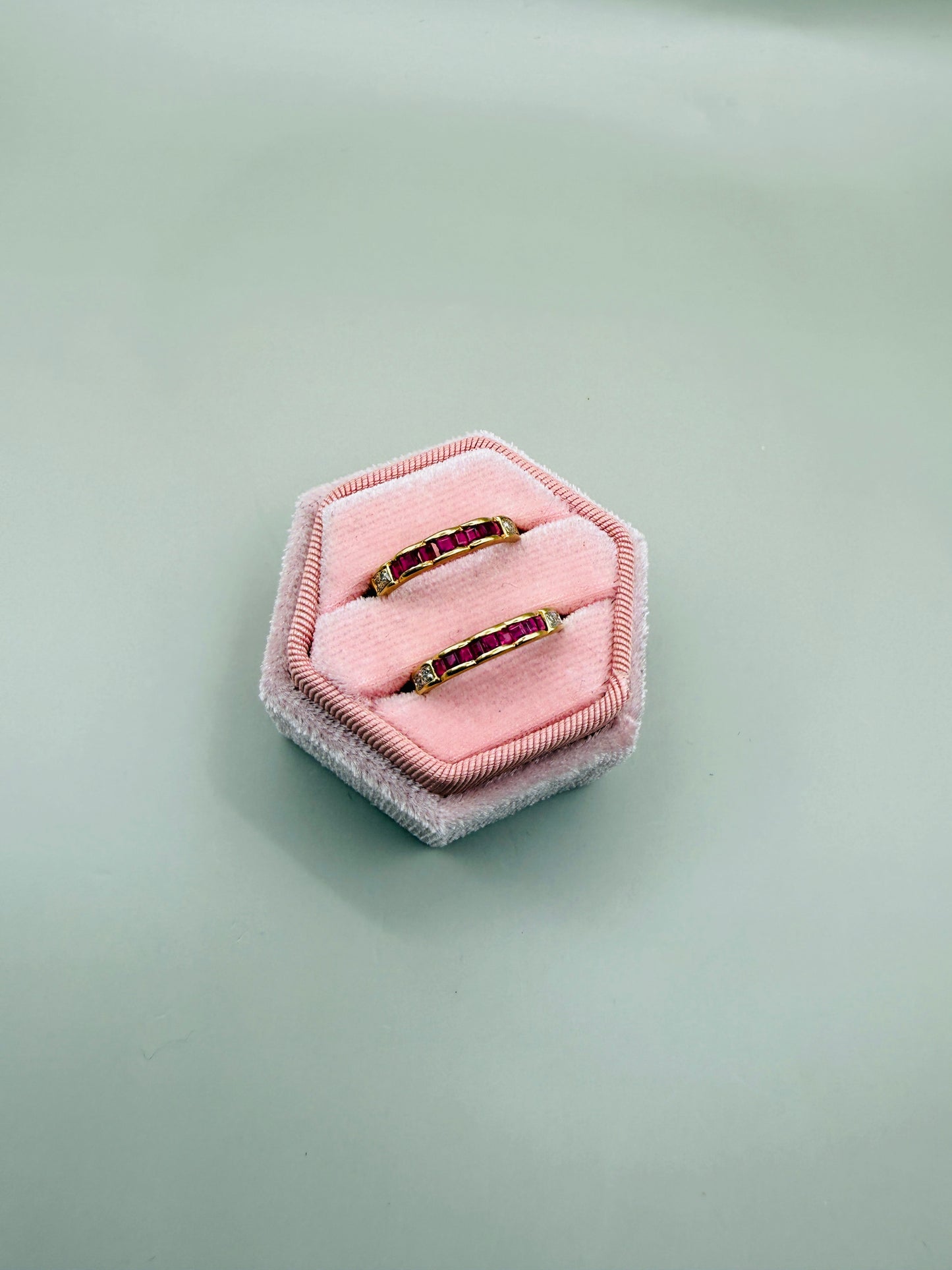 Duo de bagues vintage rubis & diamants en or 18 carats