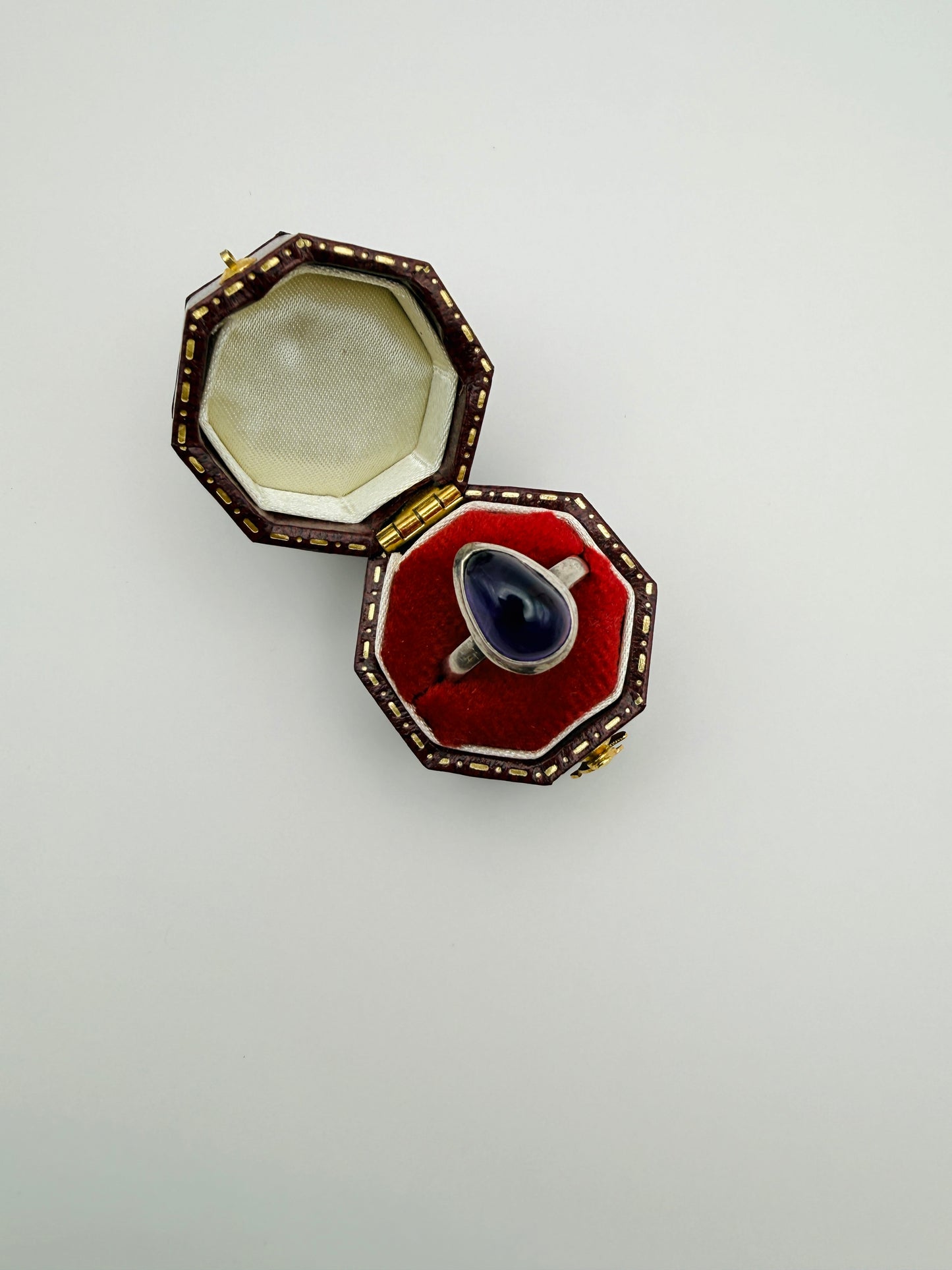 Bague vintage argentée et cabochon