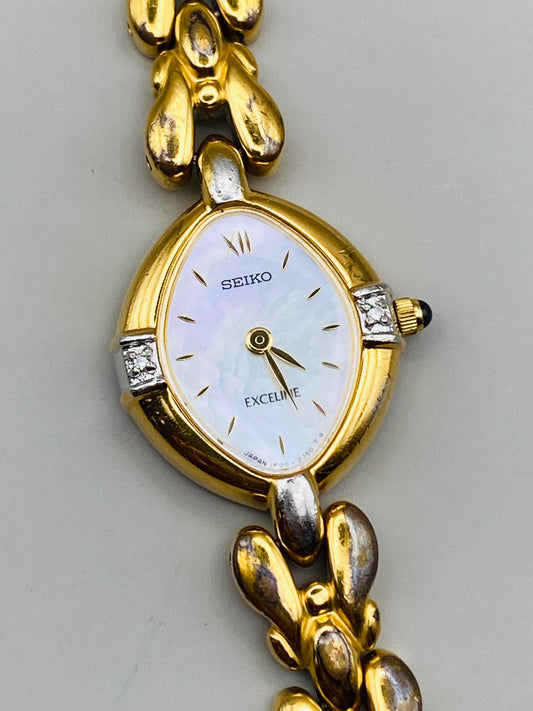 Seiko Exceline – Montre vintage bijou, nacre & détails cristaux