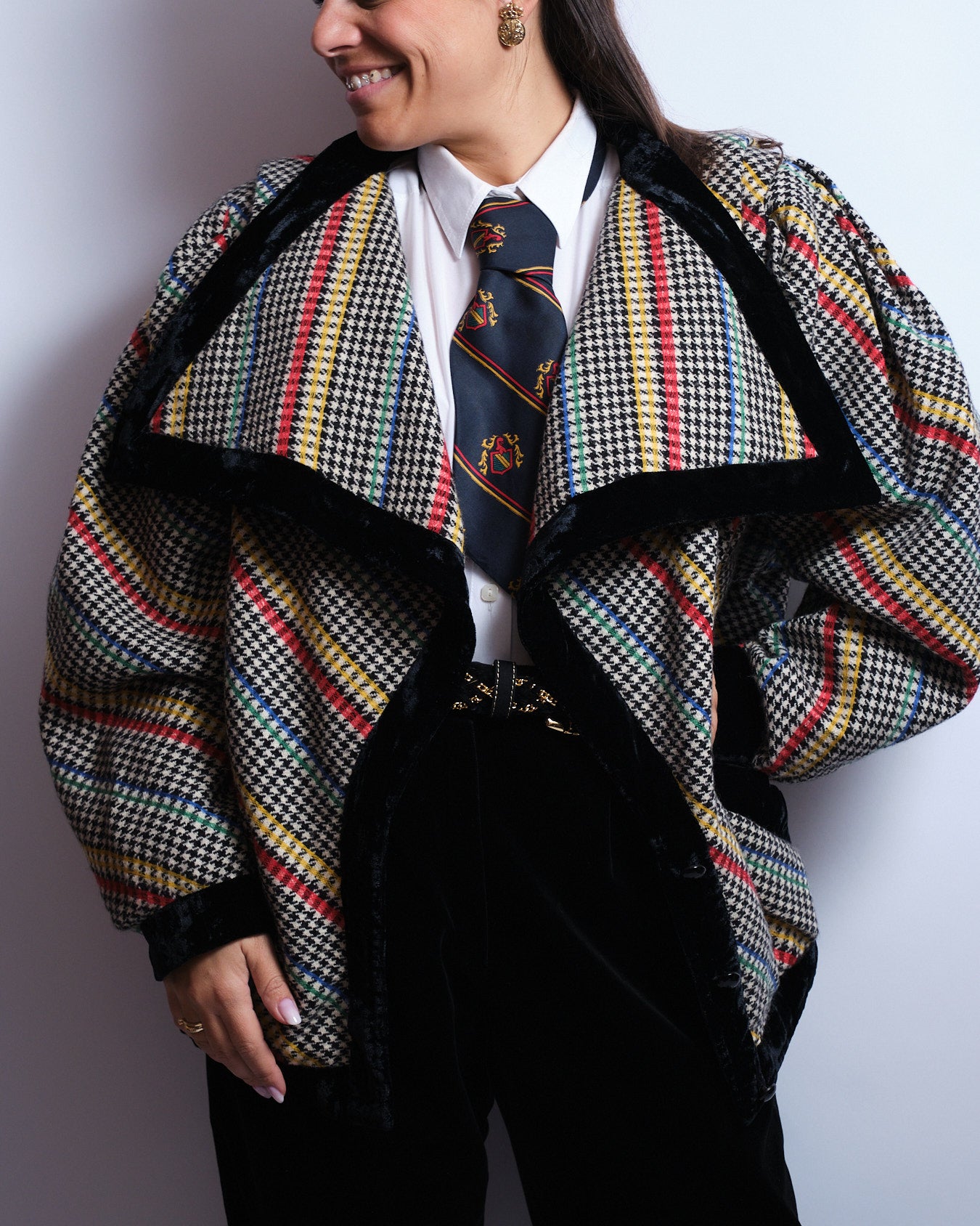 Manteau oversize à motif multicolore – Velours noir – Création artisanale des années 80