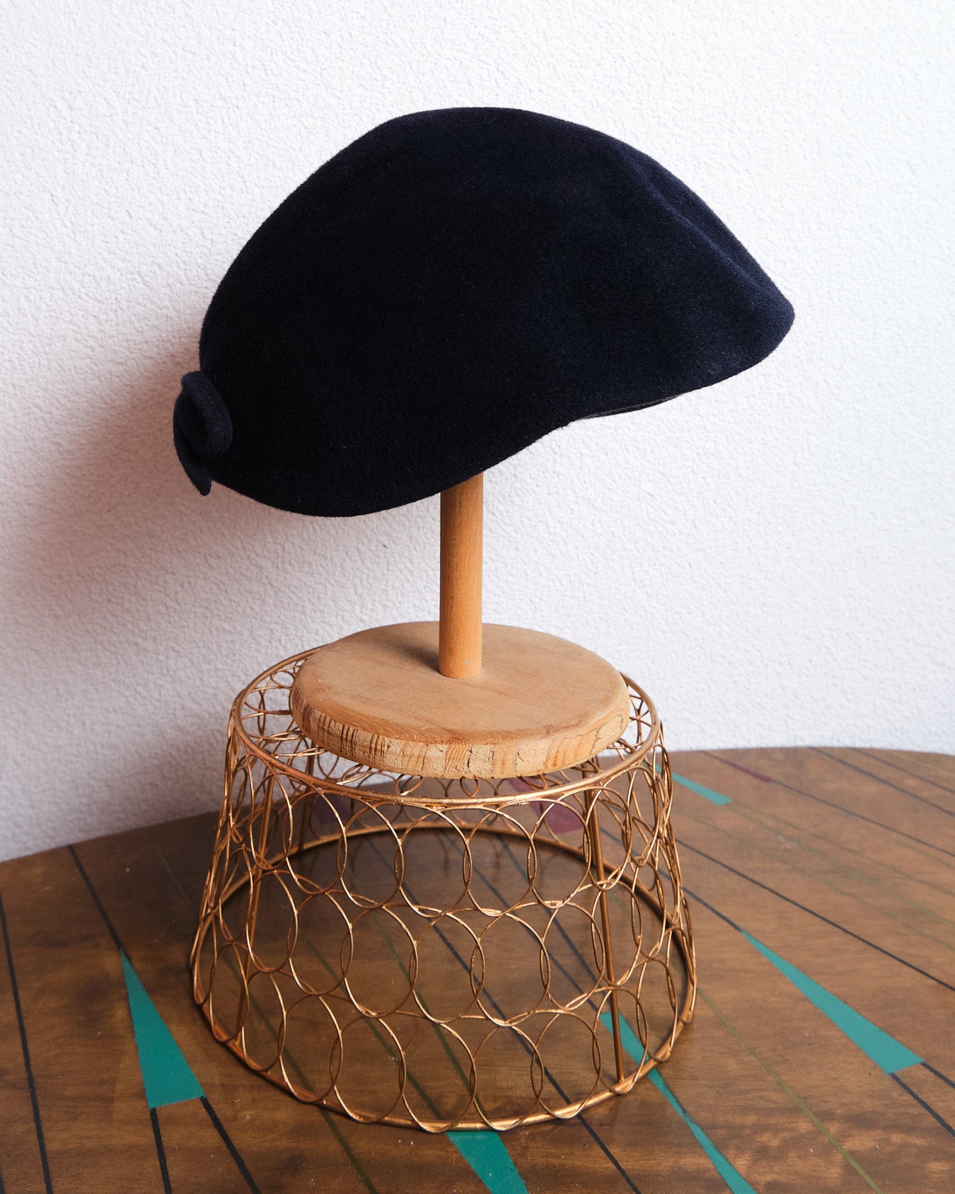 Bibi vintage bleu marine en laine feutrée