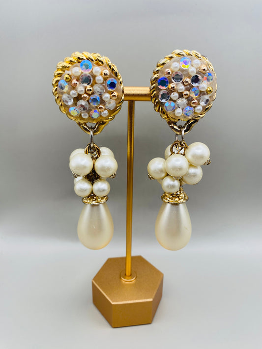 Boucles d’oreilles vintage pendantes perles & strass – esprit couture 80s