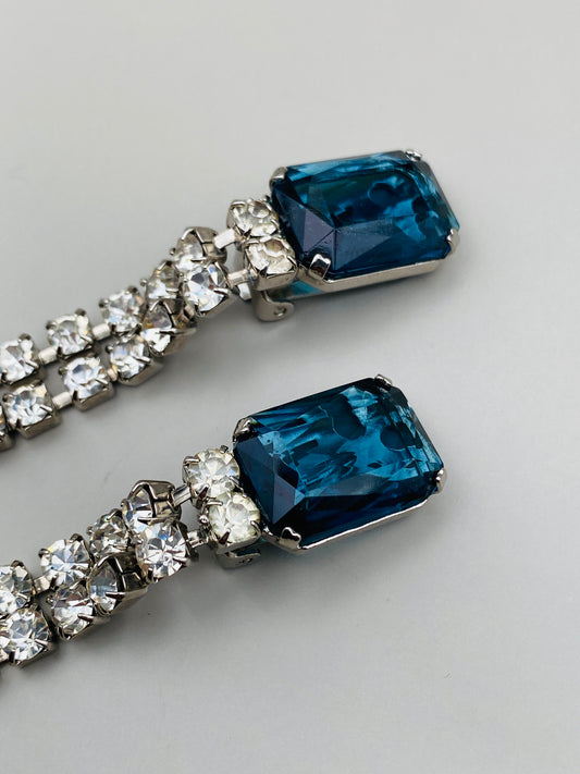 Boucles d’oreilles vintage pendantes strass & cristal bleu – glamour vintage ✦