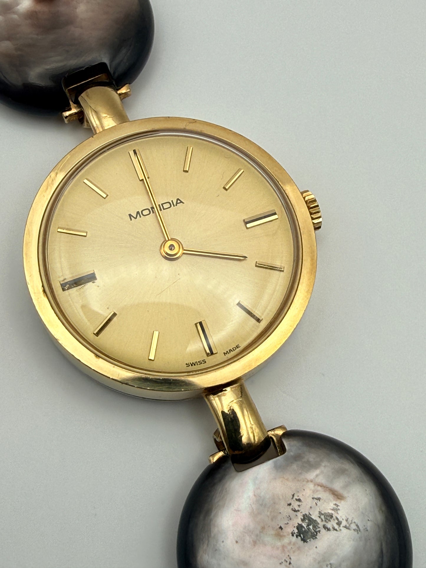 Montre Vintage Mondia Swiss Made – Mouvement mécanique – Plaqué or 10 microns