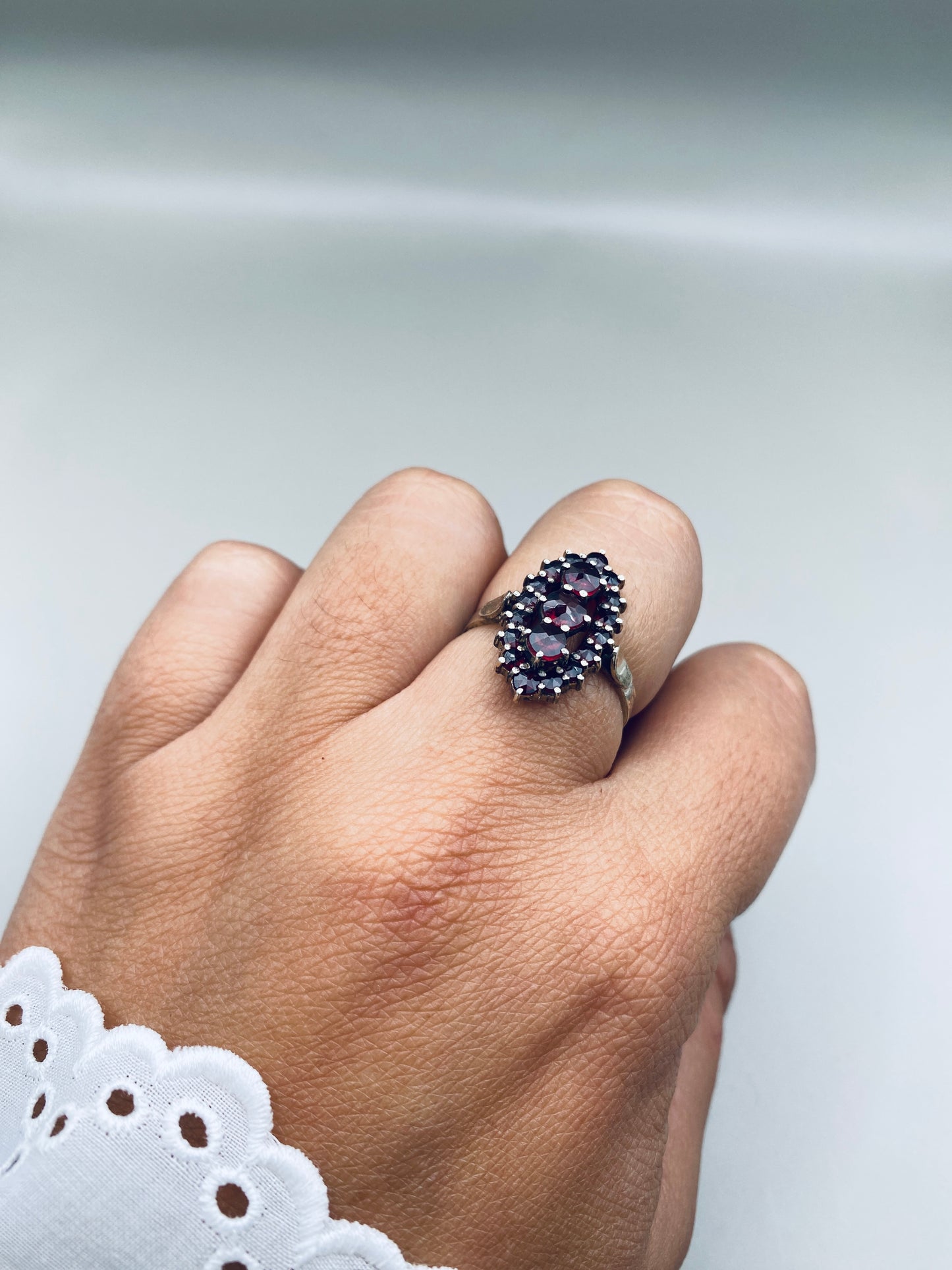 Bague allongée vintage grenats, monture argent 800 Plaquée or