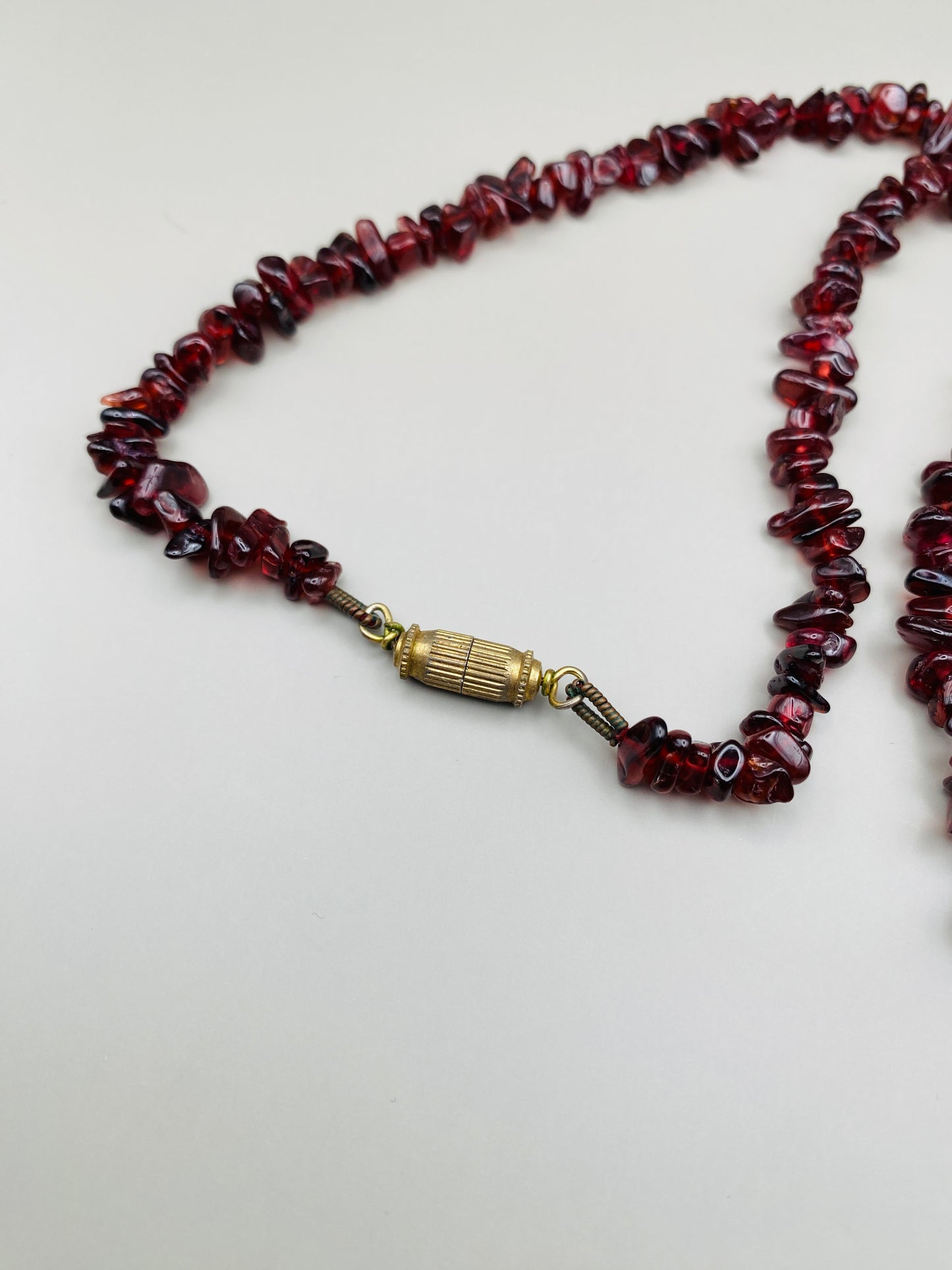 Set collier et bracelet grenats chips