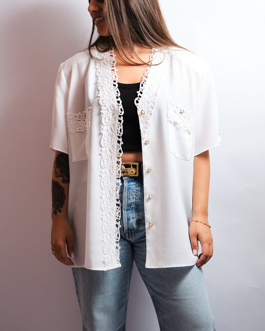 Chemisier vintage blanc — romantisme chic des années 80