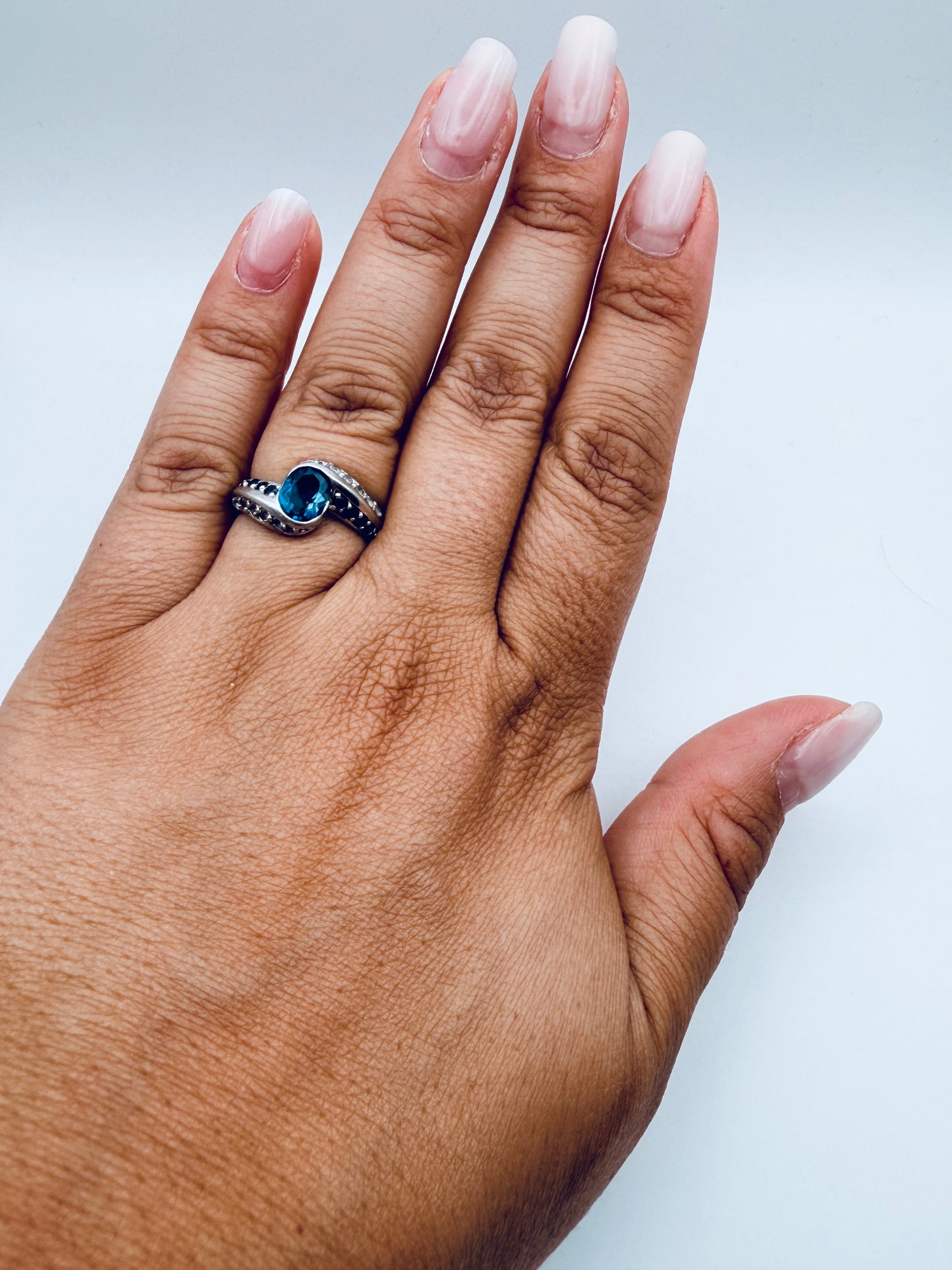 Bague argent 925, pierre bleue et oxydes