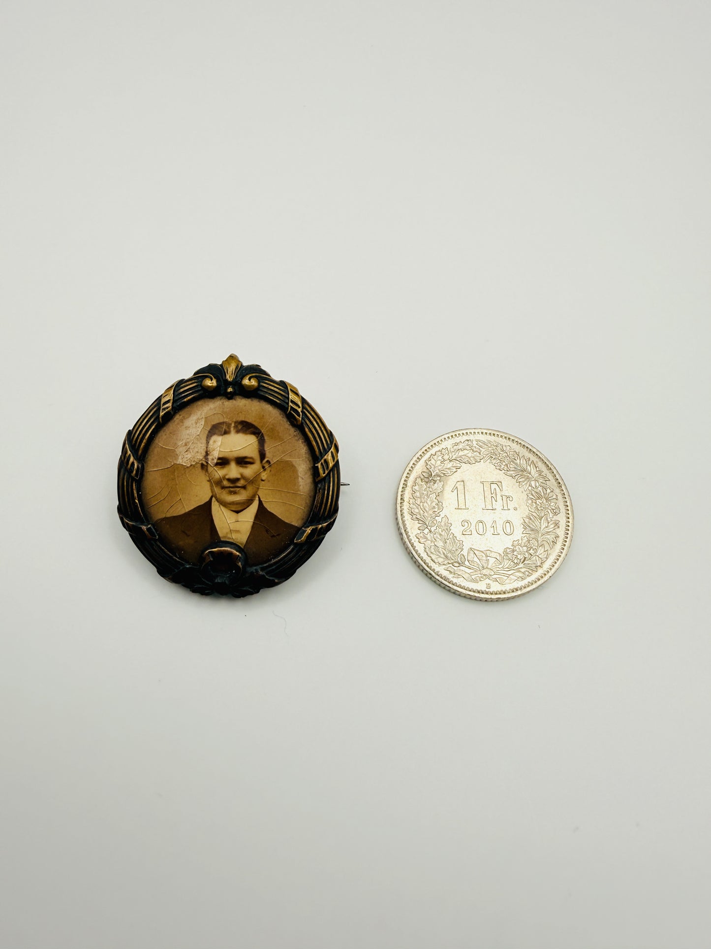 Broche médaillon photo ancienne vintage