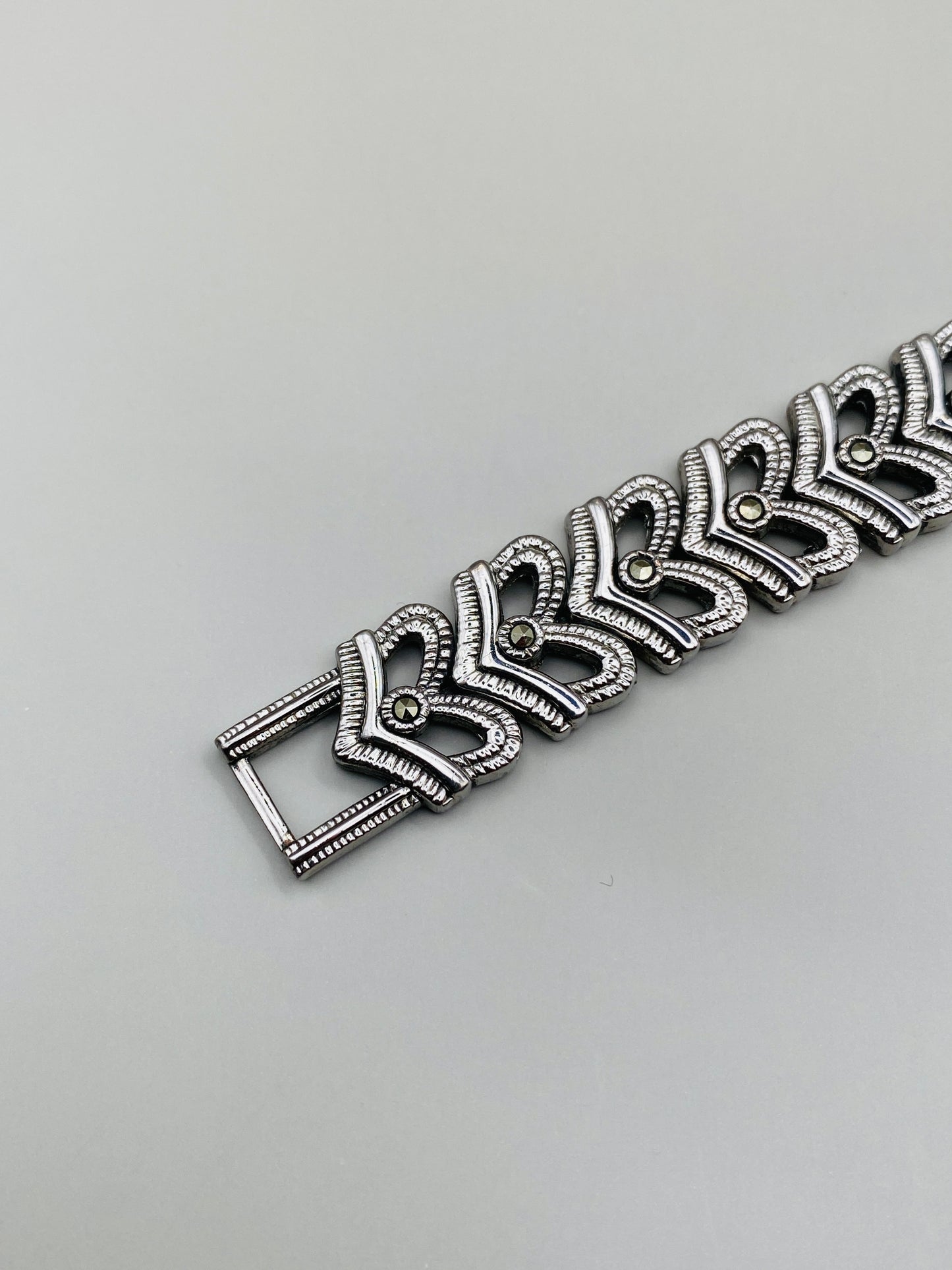 Montre Visage Quartz 90s – Style Art Déco Vintage