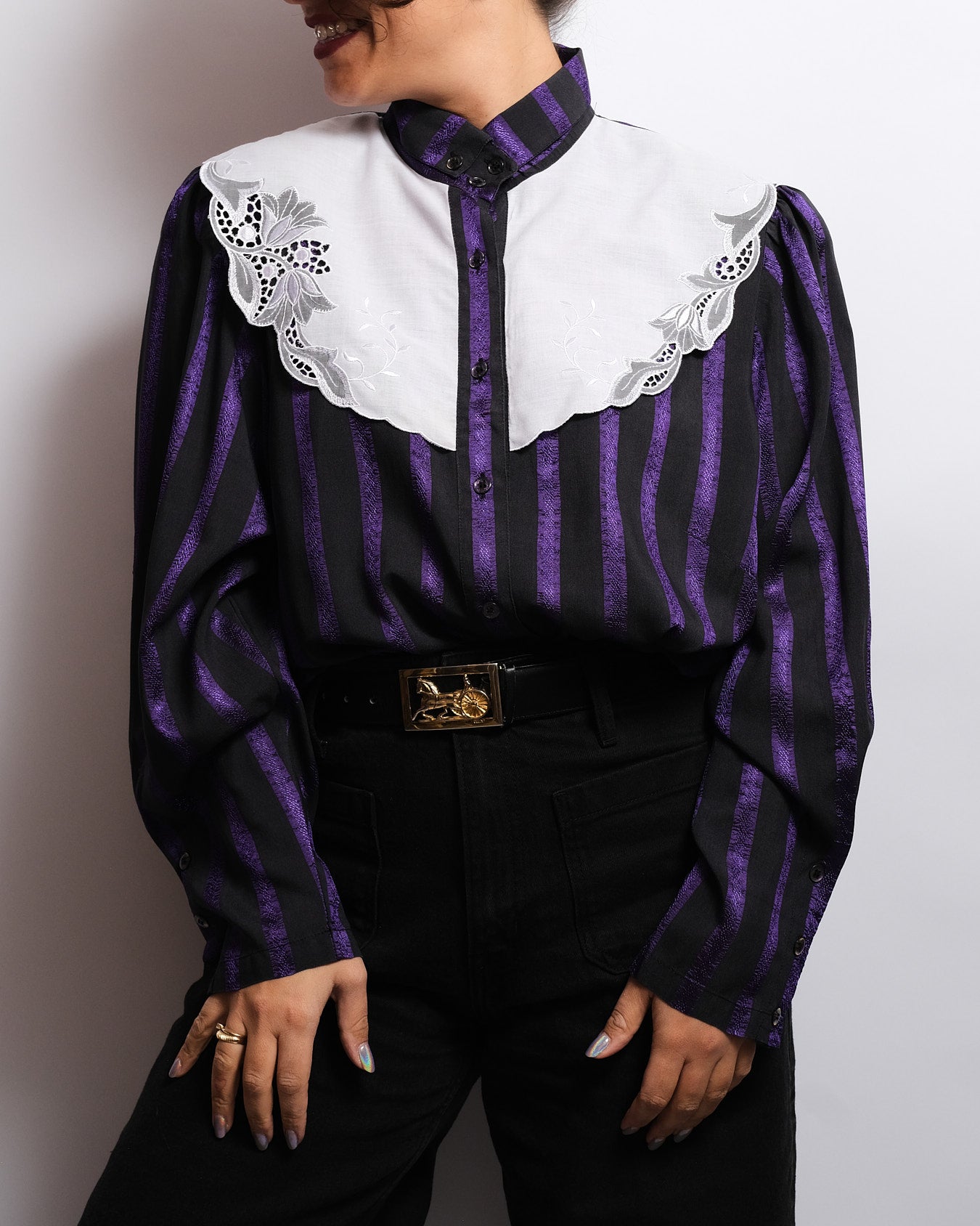 Chemisier Vintage Années 80 – Rayures Violet & Noir, Col Brodé