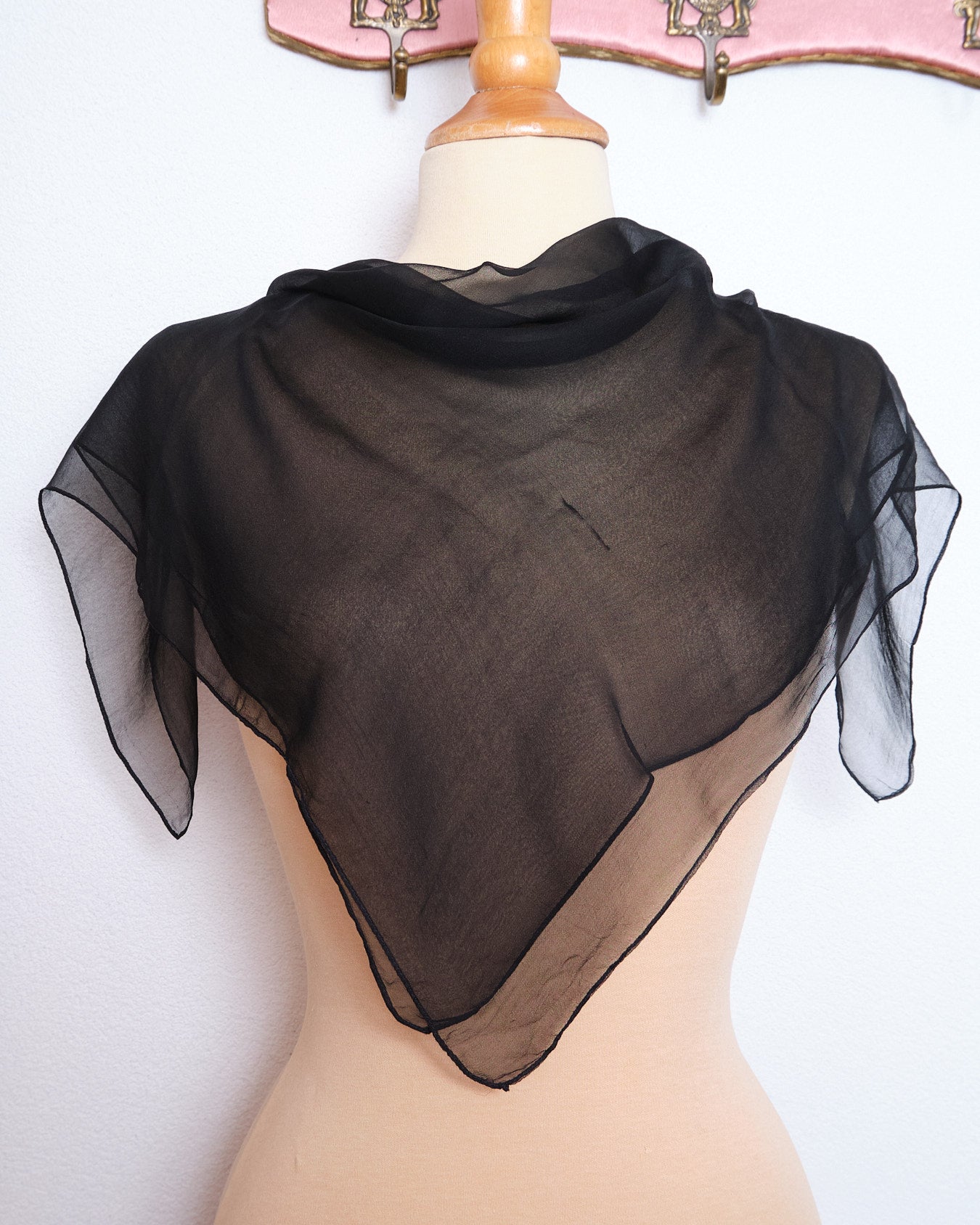 Foulard vintage en crêpe de soie noir