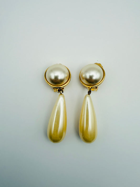 Boucles d’oreilles clips vintage Les Bernard perles nacrées pendantes