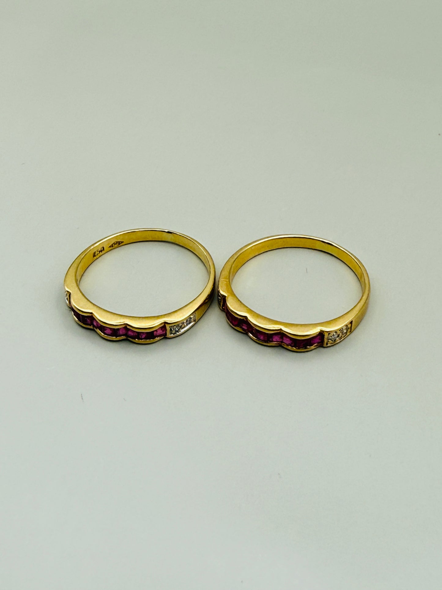 Duo de bagues vintage rubis & diamants en or 18 carats