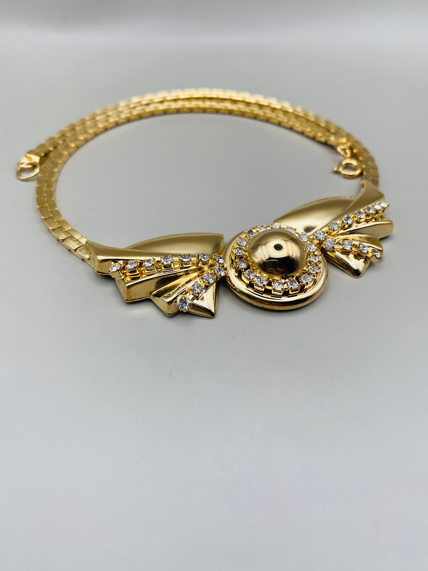 Vintage gold and rhinestone necklace – 80s couture style