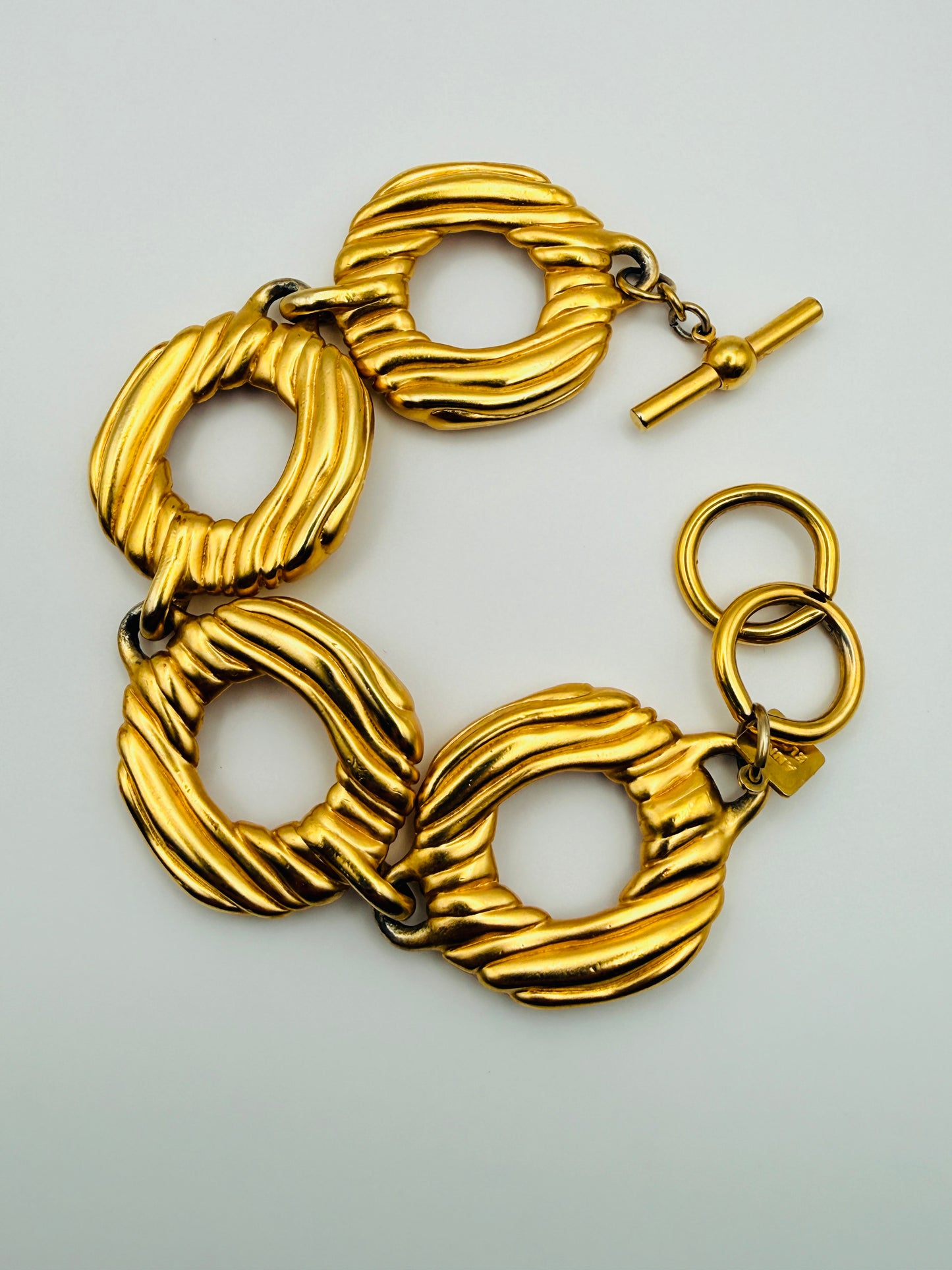 Parure vintage Anne Klein – Bracelet et boucles d’oreilles dorés