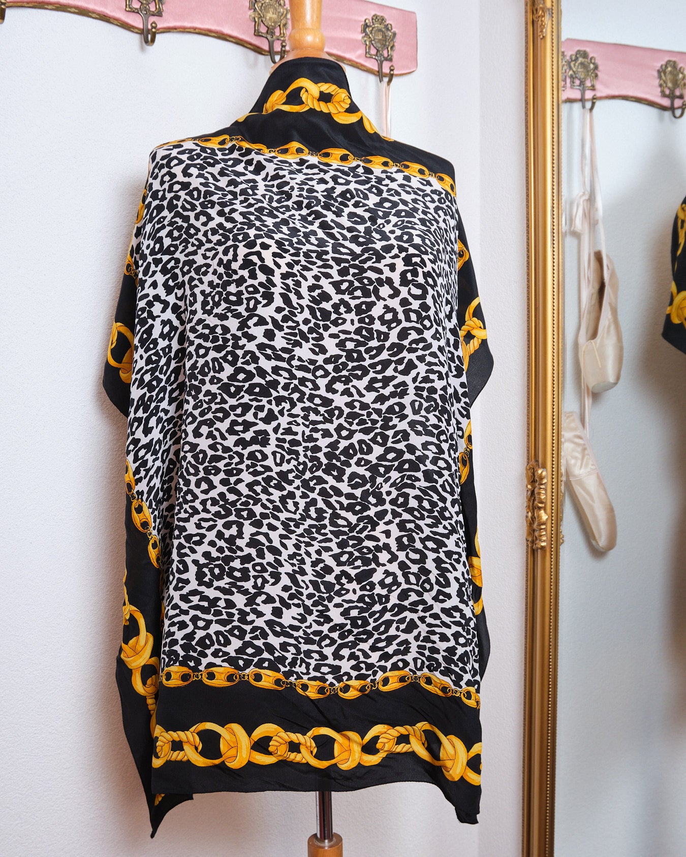 Grand foulard vintage 100% soie