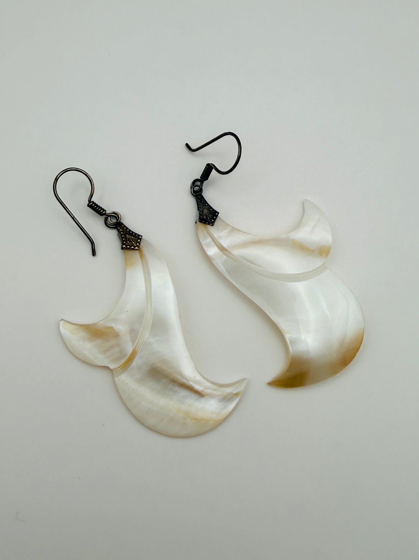 Boucles d’oreilles vintage artisanales en nacre