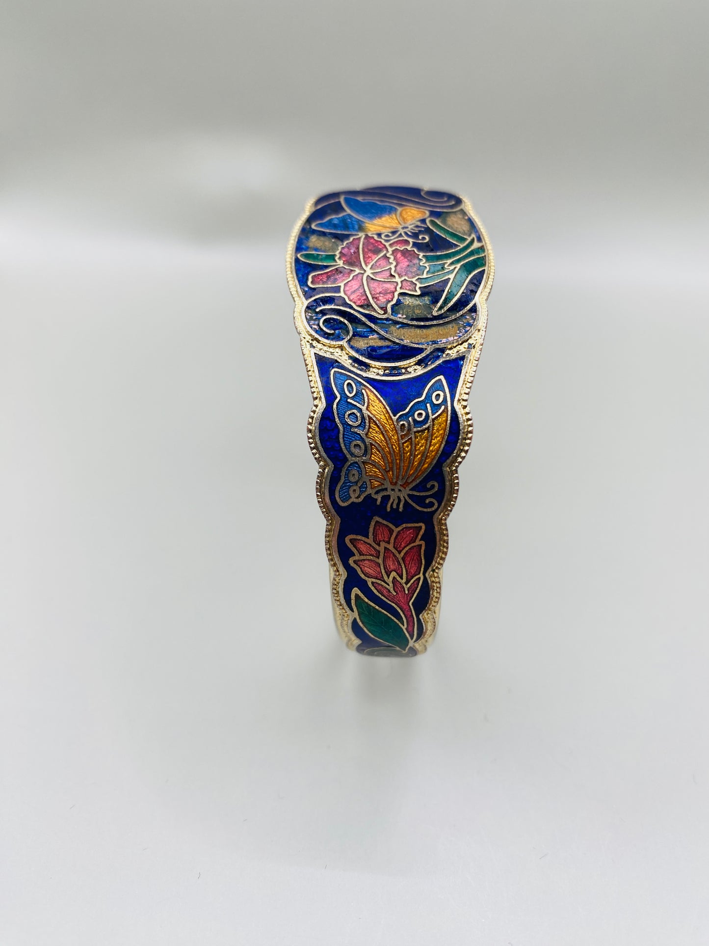 Bracelet manchette vintage en émail cloisonné – motif floral & papillon