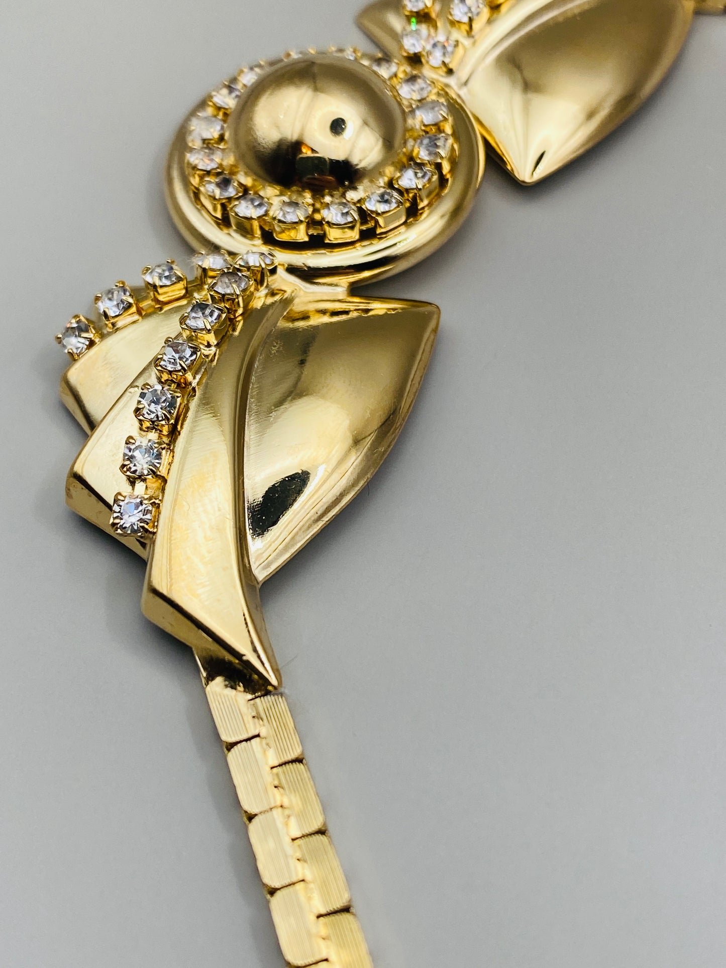 Vintage gold and rhinestone necklace – 80s couture style