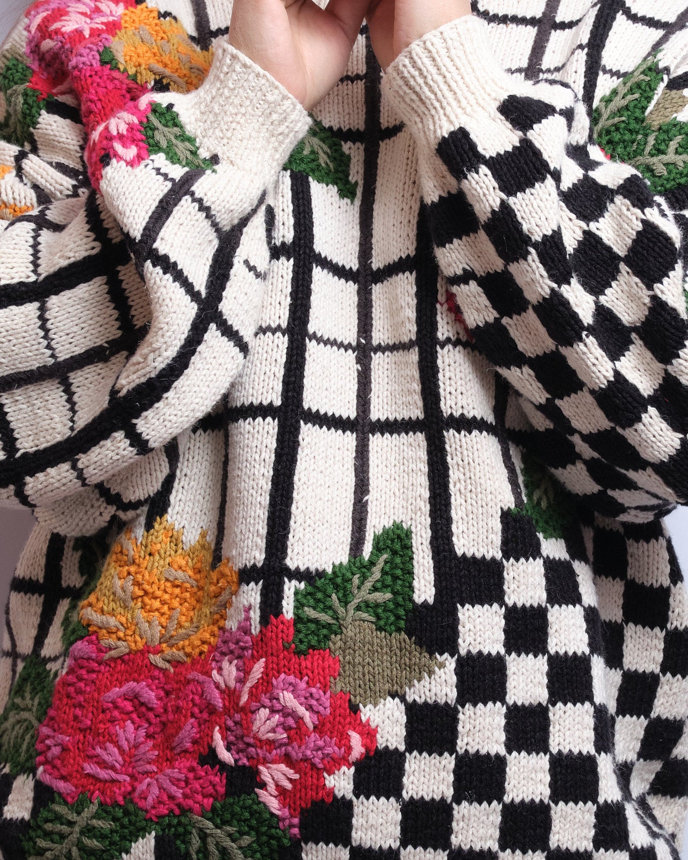 Pull vintage brodé main – 90s