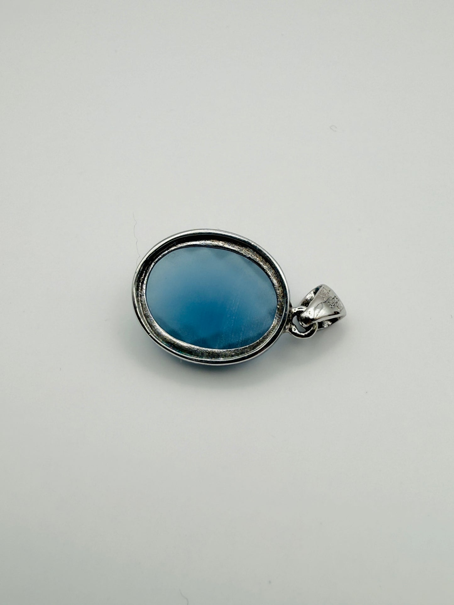 Pendentif vintage ovale facetté bleu en argent 925