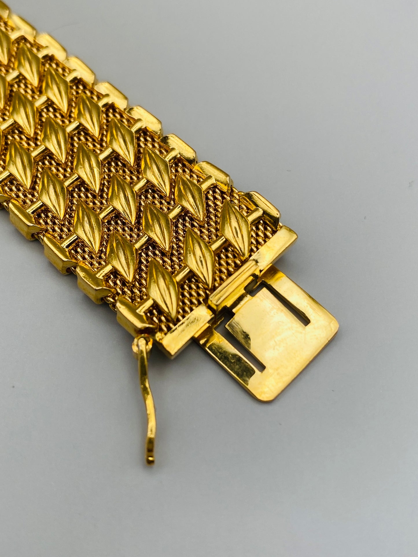 Bracelet vintage Grosse (*Dior) – Large manchette tressée