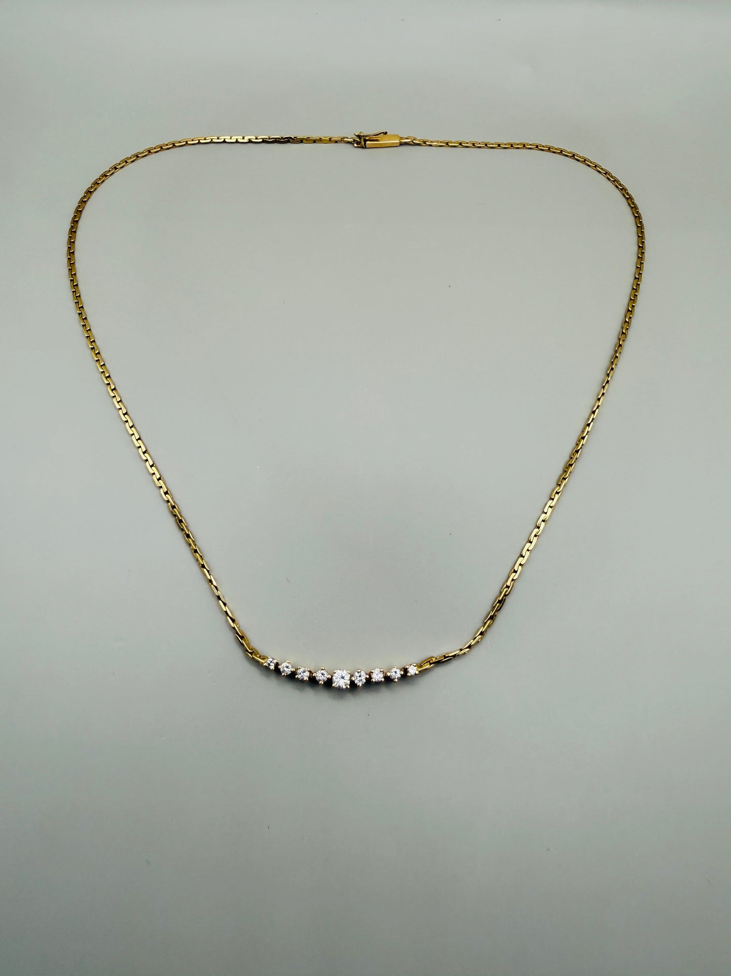 Collier vintage diamants en or 18 carats – ligne de lumière