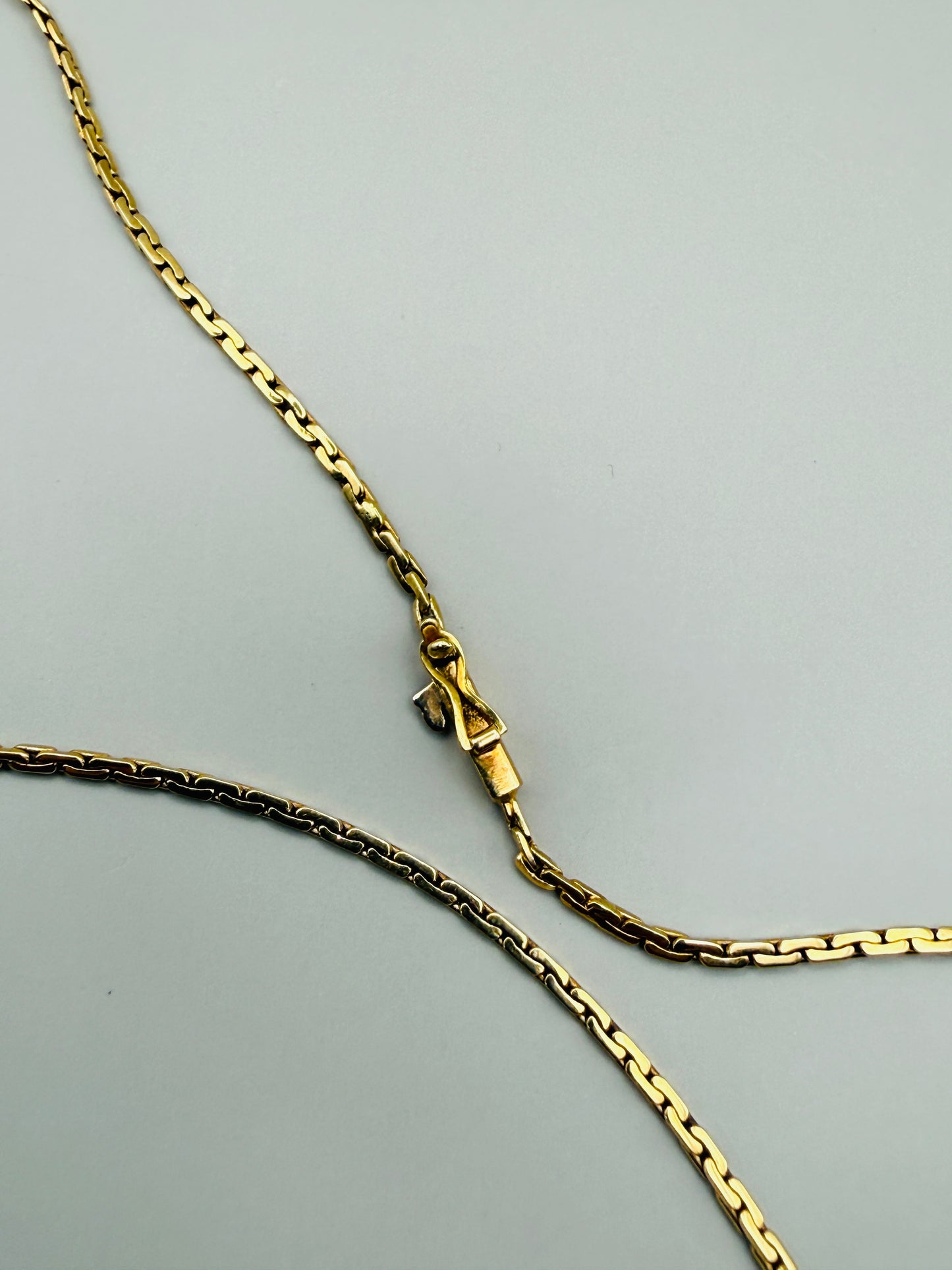 Collier vintage diamants en or 18 carats – ligne de lumière