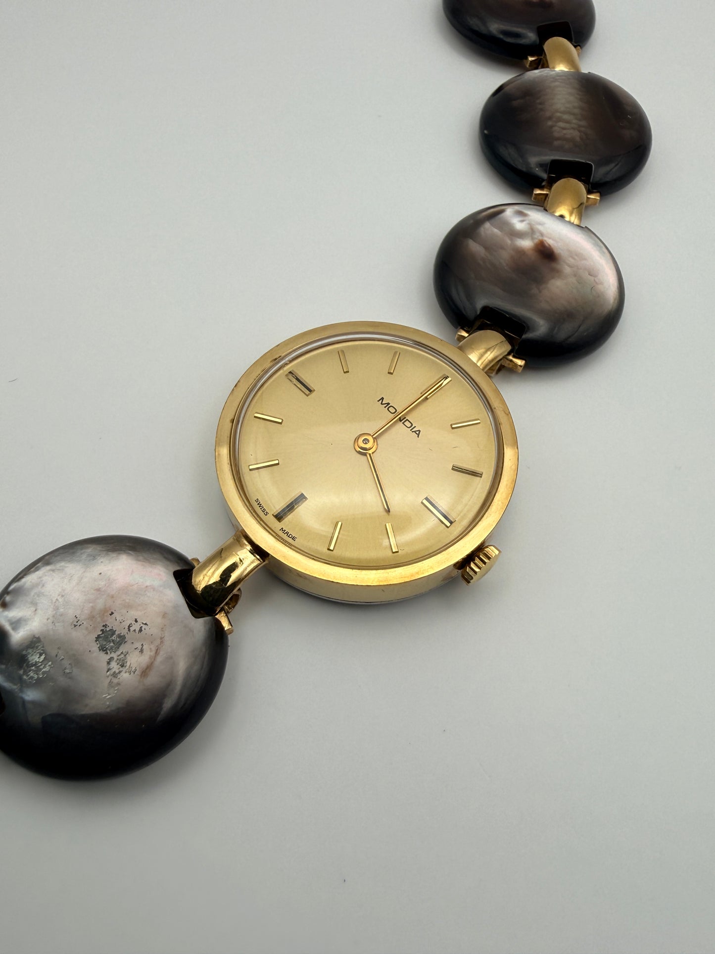 Montre Vintage Mondia Swiss Made – Mouvement mécanique – Plaqué or 10 microns