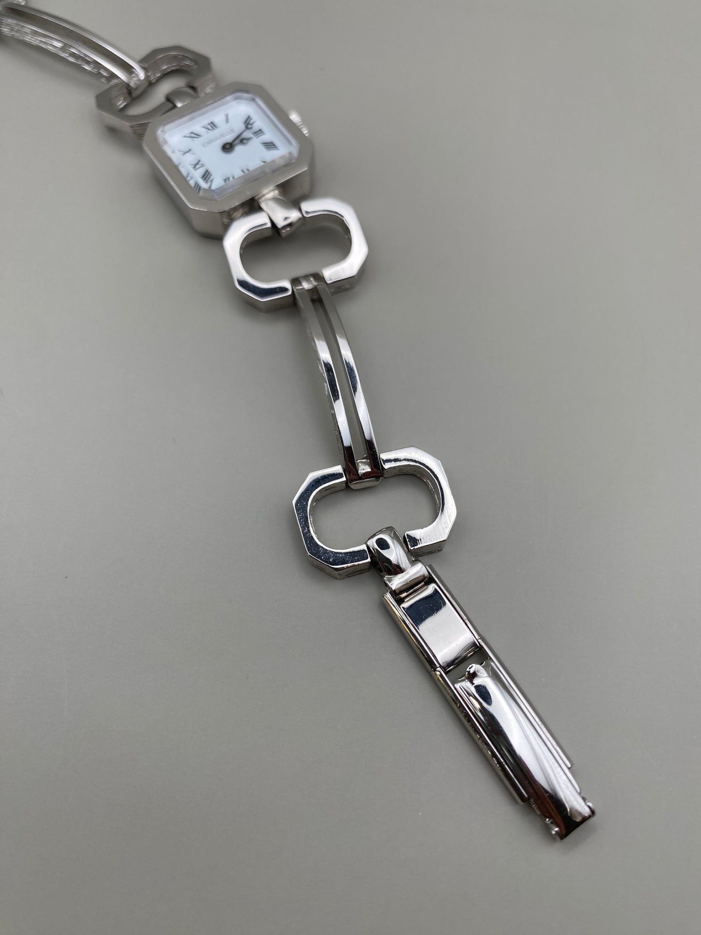 Montre Vintage Caravelle mécanique – Bracelet acier design géométrique 70s