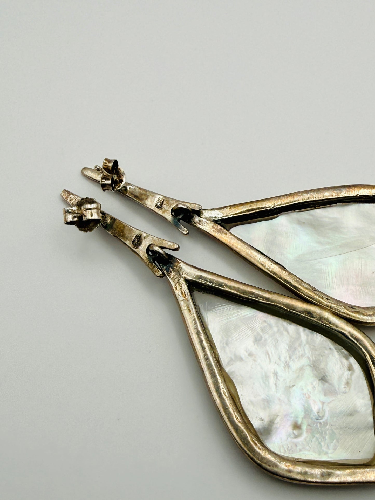 Boucles d’oreilles vintage en argent 925, nacre & marcassites